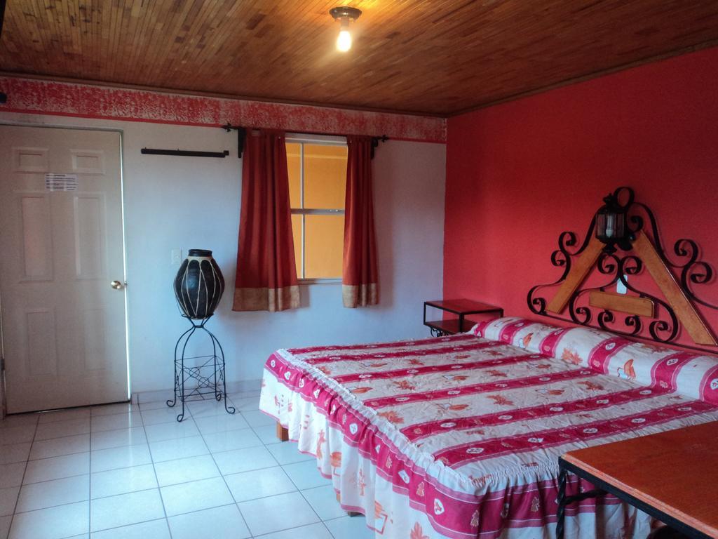 Paraiso Del Bosque Hotel Creel Room photo