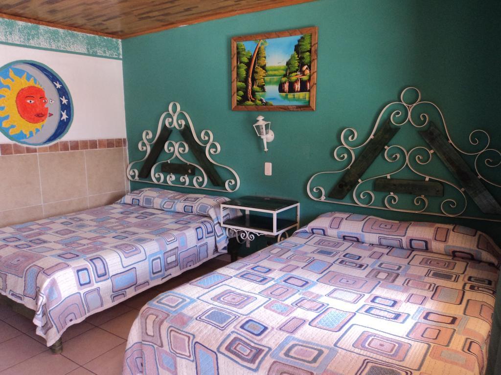 Paraiso Del Bosque Hotel Creel Room photo