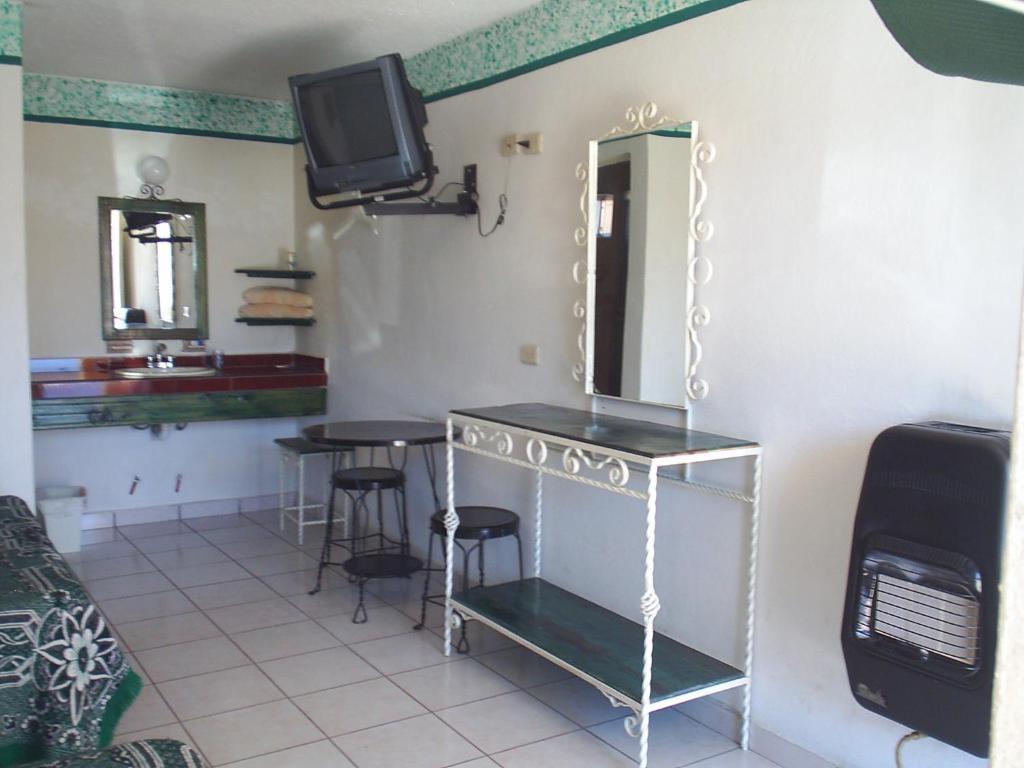 Paraiso Del Bosque Hotel Creel Room photo