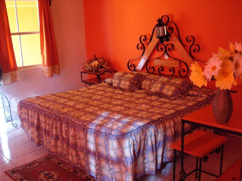 Paraiso Del Bosque Hotel Creel Room photo